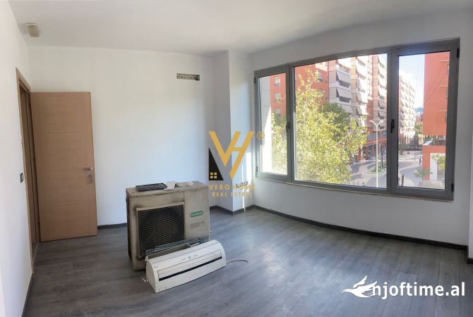 Ambjent biznesi me qera 3+1 ne Tirane - 800 Euro